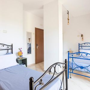 Habitación con 2 Camas Individuales Adaptada para Discapacitados
